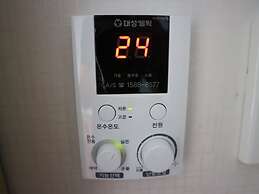 Blue Island Guesthouse - Hostel