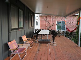 Blue Island Guesthouse - Hostel