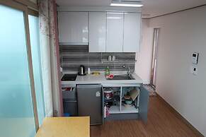 Blue Island Guesthouse - Hostel