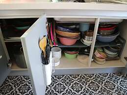 Blue Island Guesthouse - Hostel