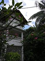 Tulia House - Hostel