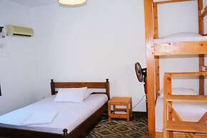 Tulia House - Hostel