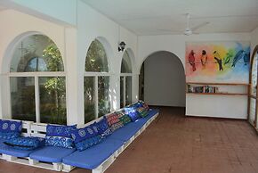 Tulia House - Hostel