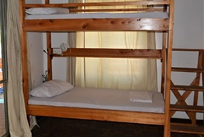 Tulia House - Hostel