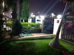 JK Rooms 122 Shaheen Lodging & Boarding