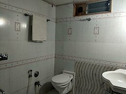 JK Rooms 122 Shaheen Lodging & Boarding