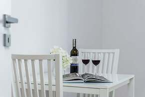 Elite Apartments By the Sea