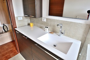 Apartment Bardolino With Lake View