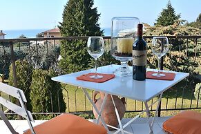 Apartment Bardolino With Lake View