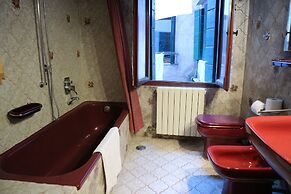 Venezia - Calle De Le Vele