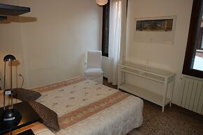 Venezia - Calle De Le Vele