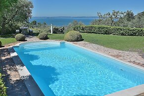 Apartment With Pool Ai Pignoi 1st floor