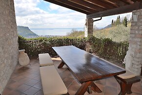 Apartment With Pool Ai Pignoi 1st floor