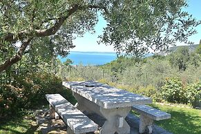 Apartment With Pool Ai Pignoi 1st floor