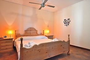 Apartment With Pool Ai Pignoi 1st floor