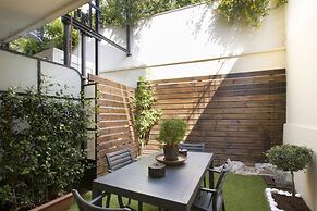 Under the shade of Acropolis