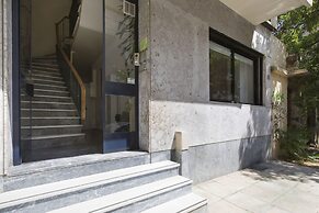 Under the shade of Acropolis