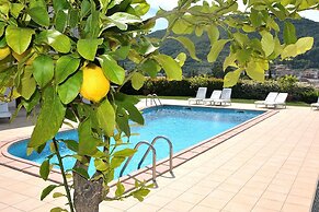 Cà Gardesana With Pool