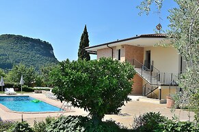 Cà Gardesana With Pool