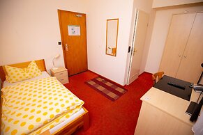 Elim Hotel