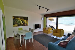 Greenery Loft With Lake View