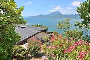 Greenery Loft With Lake View