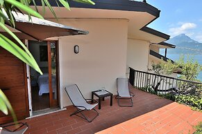 Greenery Loft With Lake View