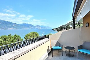 Greenery Loft With Lake View