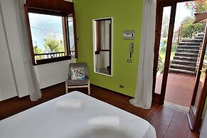 Greenery Loft With Lake View