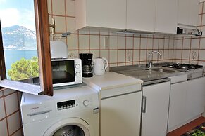 Greenery Loft With Lake View