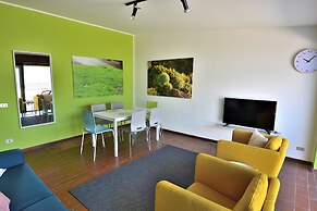 Greenery Loft With Lake View