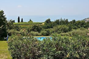 Residence Ai Vigneti With Pool