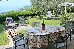 Residence Ai Vigneti With Pool