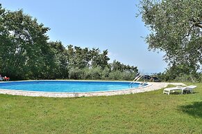 Residence Ai Vigneti With Pool