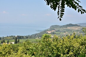 Residence Ai Vigneti With Pool