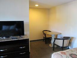 Delux Inn & Suites