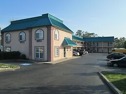 Delux Inn & Suites