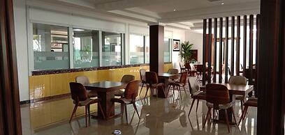 Summerset Continental Hotel By Usuma