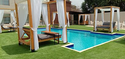 Summerset Continental Hotel By Usuma