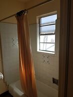 Beverly Crest Motor Inn