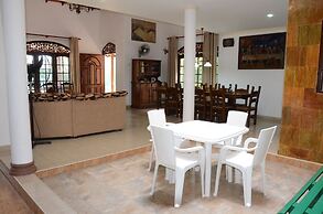 Gondolas Holiday Lanka