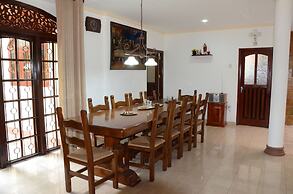 Gondolas Holiday Lanka