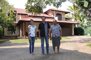 Gondolas Holiday Lanka