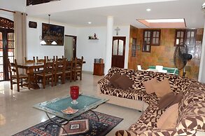 Gondolas Holiday Lanka