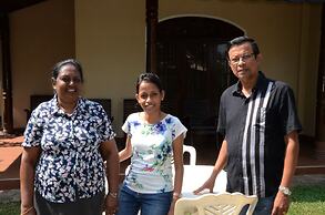 Gondolas Holiday Lanka