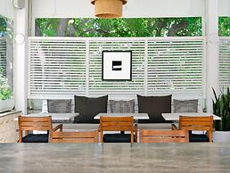 Dorman Suites Hotel