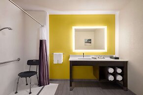 La Quinta Inn & Suites by Wyndham Clovis CA