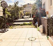 Huge and Beautiful sunny villa by beach