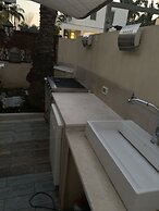 Huge and Beautiful sunny villa by beach