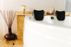 Evianne Boutique Hotel